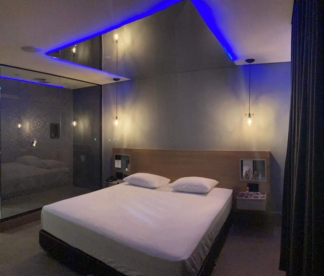 Hotel del amor Drops Express