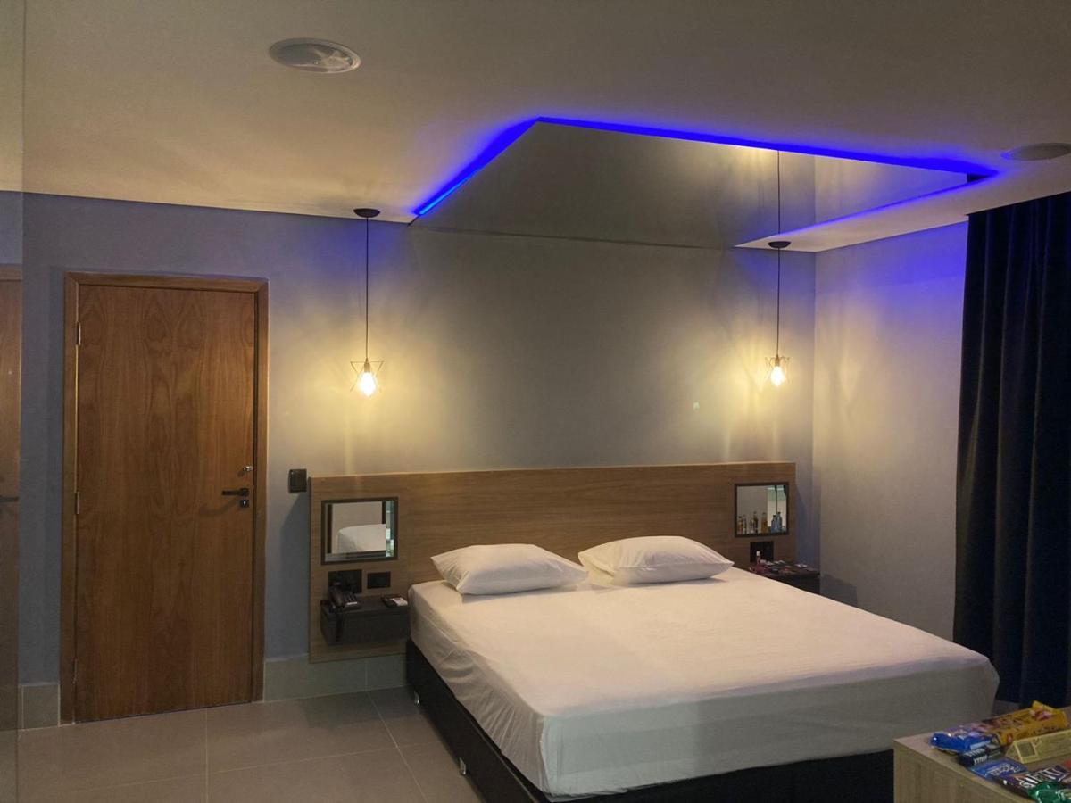 Drops Express Hotel del amor *