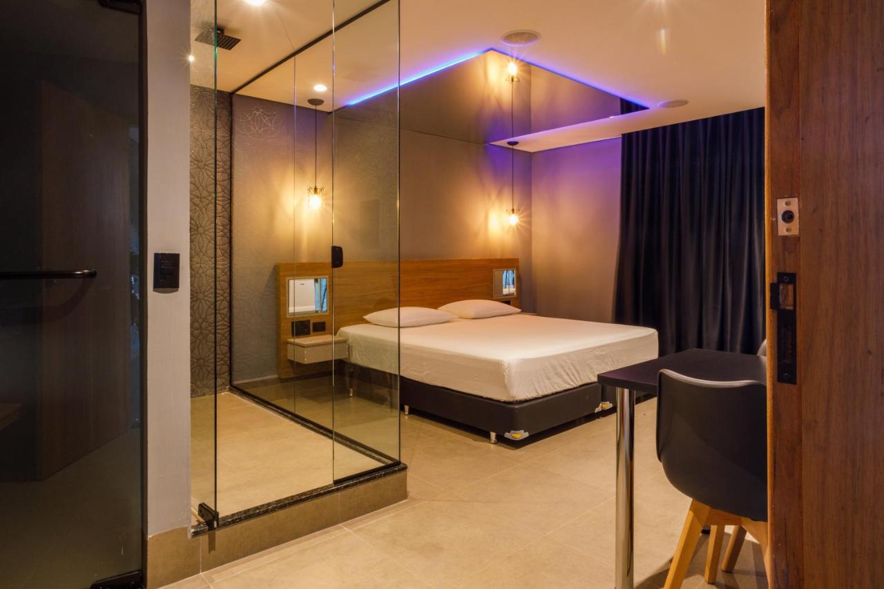 Drops Express Hotel del amor *